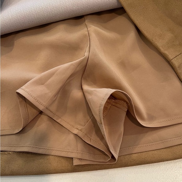 Abercrombie & Fitch The A&F
Scarlett Vegan Suede Mini Skirt Skort Med NWT - Picture 7 of 15